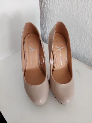 Zapatos de tacón alto beige