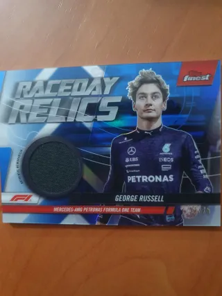 Carta George Russell Raceday Relics