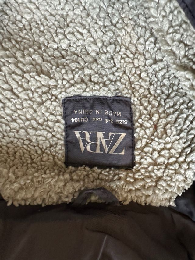 Plumífero Zara Niño Capucha Forrada T.104cms