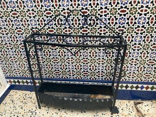 Macetero de hierro para varias plantas