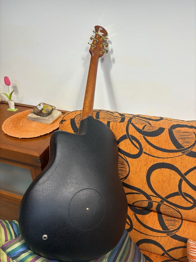 Guitarra Ovation Celebrity