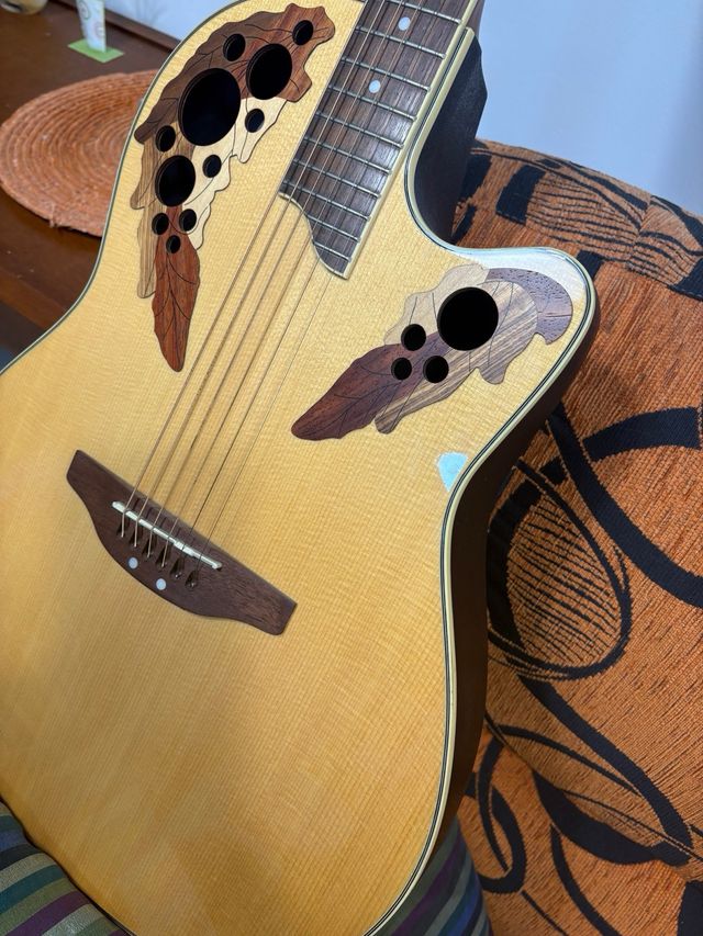 Guitarra Ovation Celebrity