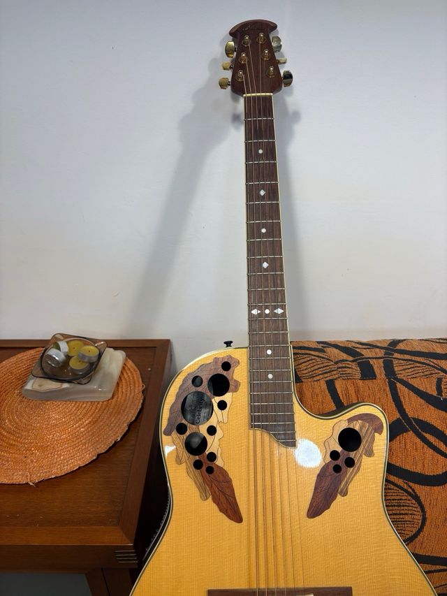 Guitarra Ovation Celebrity