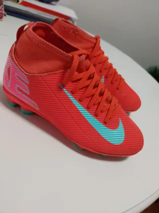 Botas de fútbol Nike Talla 32