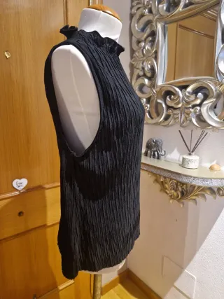 Top fiesta negro cuello volante