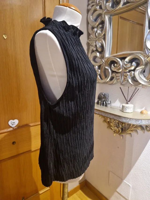 Top fiesta negro cuello volante