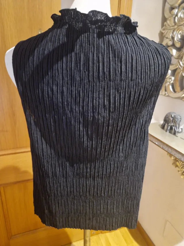 Top fiesta negro cuello volante