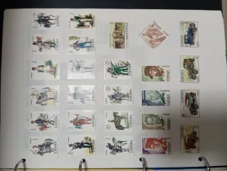 220 sellos España nuevos sin matasellos