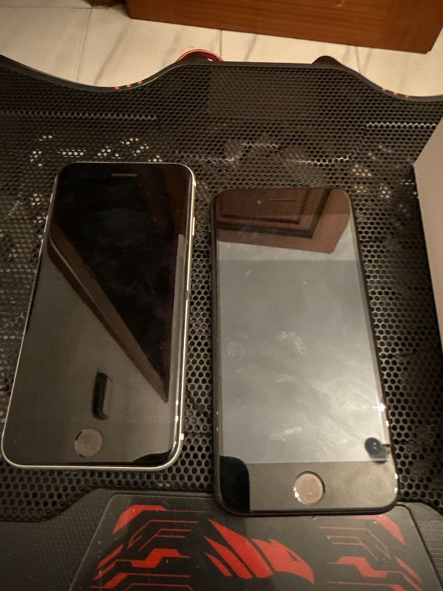 2 iPhones SE 2020