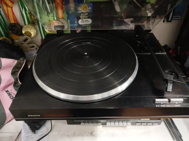 Equipo de música Sanyo TP 226