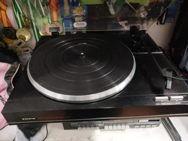 Equipo de música Sanyo TP 226