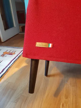 Poltrona bergère rossa in tessuto