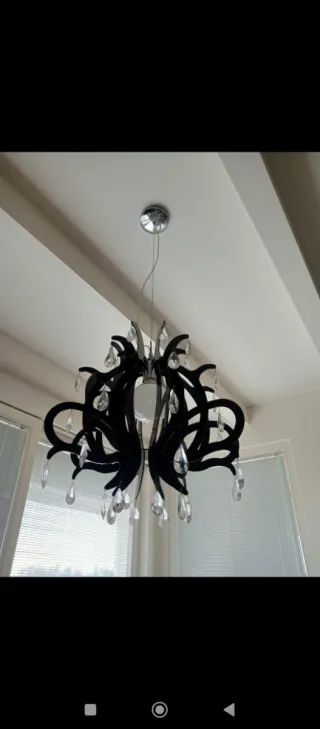 Lampadario plexiglass nero con gocce trasparenti