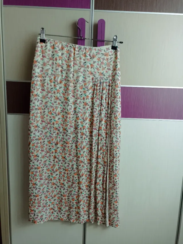 Falda midi floral