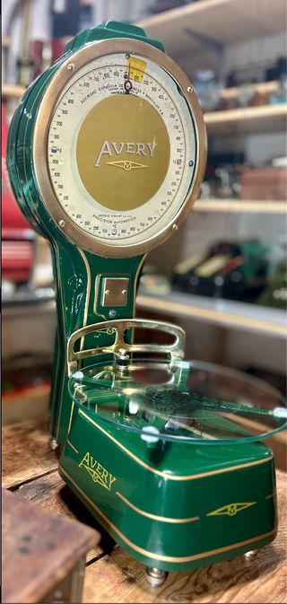 Antigua báscula Avery de precisión