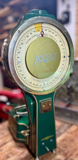 Antigua báscula Avery de precisión