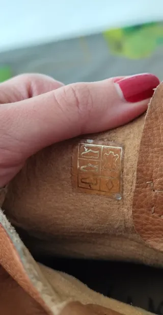 Botines de piel. Botas piel. Botines con cuña.