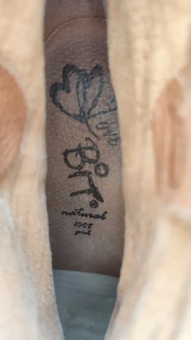 Botines de piel. Botas piel. Botines con cuña.