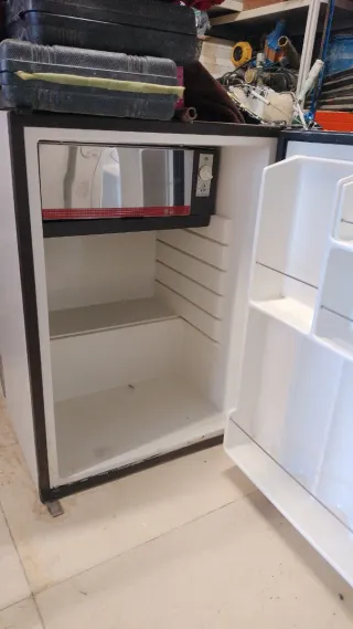 Nevera 12V con compresor faltalejas y cajón debajo