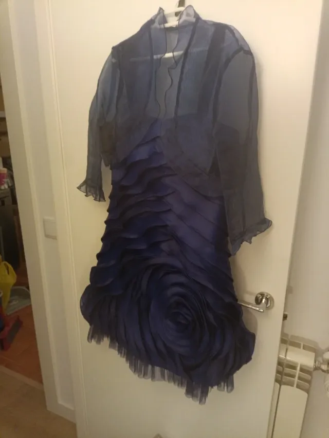 Vestido de fiesta azul con bolero