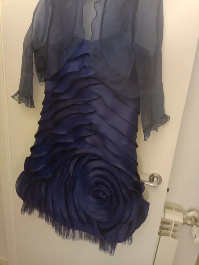 Vestido de fiesta azul con bolero