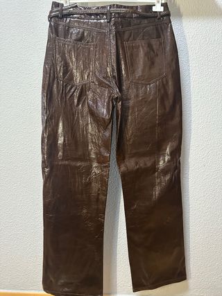 Pantalón ancho efecto piel marrón