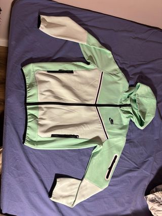 Chándal Nike Verde y Beige