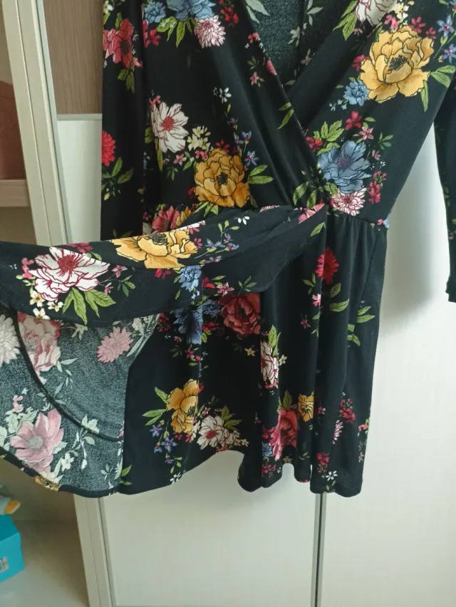 Vestido floral Bershka Talla S