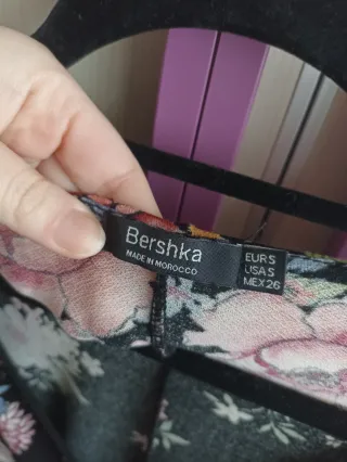 Vestido floral Bershka Talla S