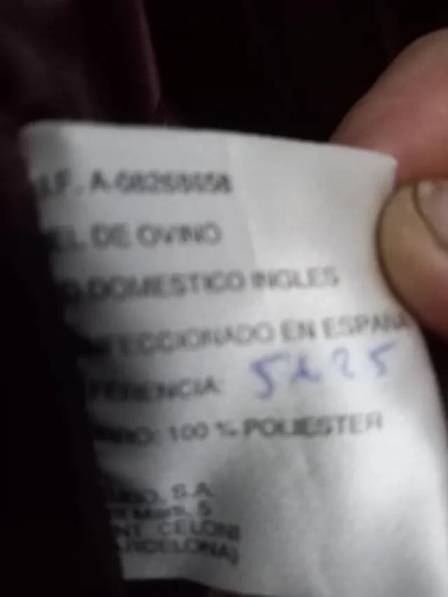 Cazadora de piel negra