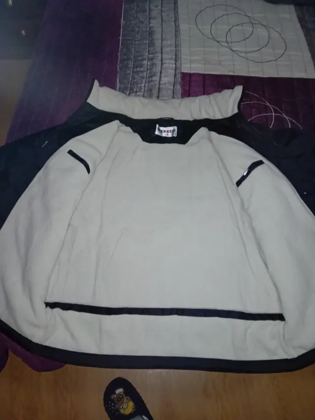 Cazadora negra, Talla M de hombre....talla grande!