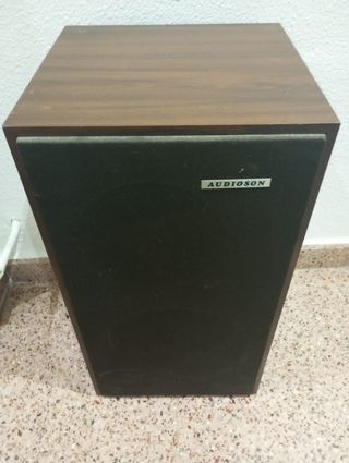 Tocadiscos Dual, amplificador Rotel y altavoces