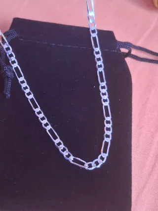 Collar cadena de plata.