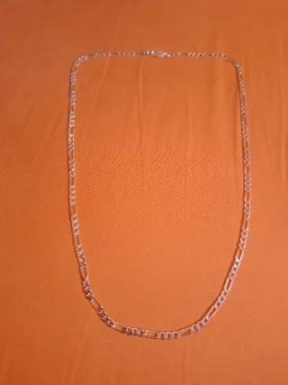 Collar cadena de plata.