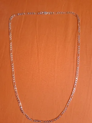Collar cadena de plata.