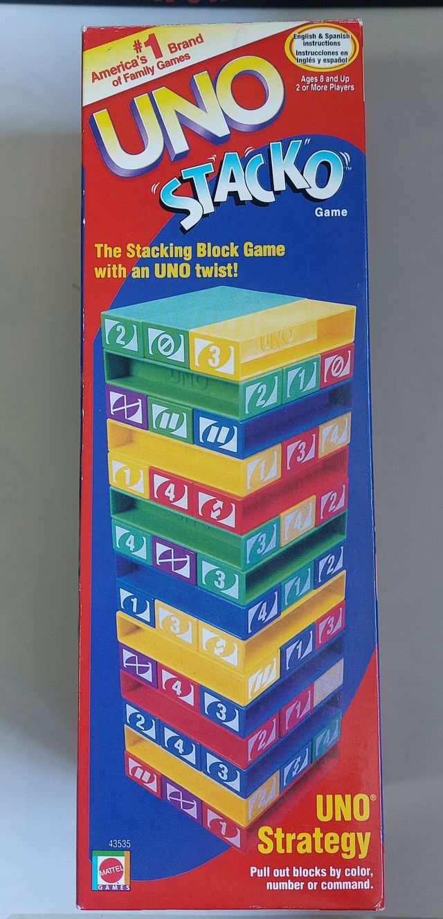 Juego de mesa UNO STACKO