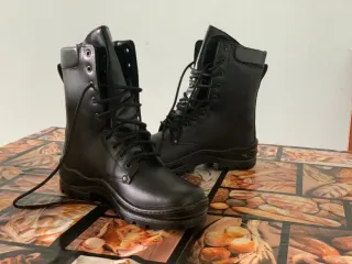 Botas de combate negras sin estrenar talla 41