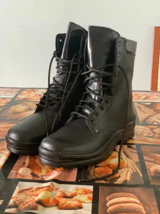 Botas de combate negras sin estrenar talla 41