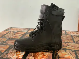Botas de combate negras sin estrenar talla 41