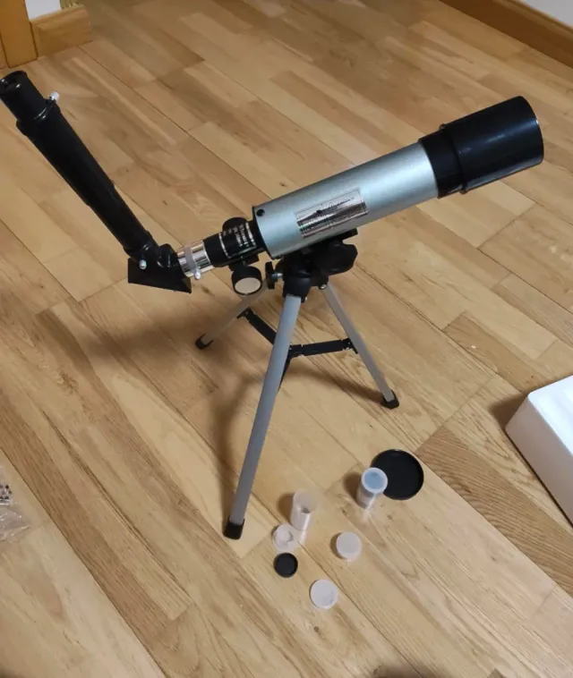 Telescopio con trípode