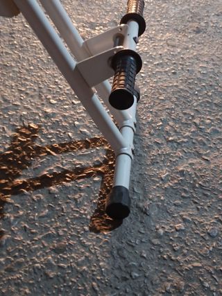 Bicicleta estática blanca