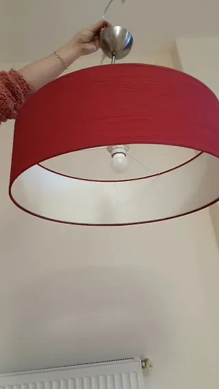 Lámpara de techo tela roja y metal.50cm de diámetr