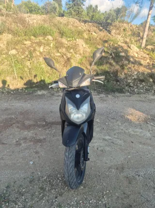 Moto Scooter Negra