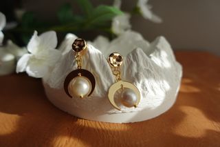 Pendientes de perlas de cuento de hadas de la noch