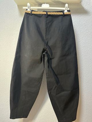 Pantalón balloon negro con cinturón