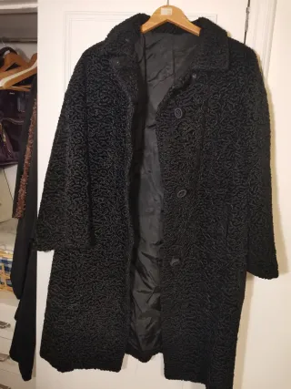 Abrigo de astracán negro