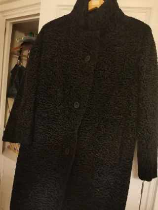 Abrigo de astracán negro