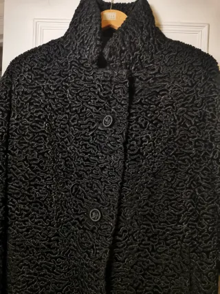 Abrigo de astracán negro
