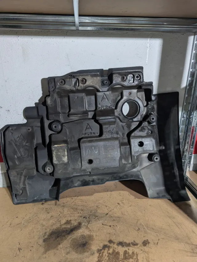 Tapa motor Toyota D4D