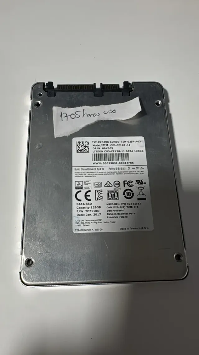 Disco ssd 128 gb sata. 1705 horas de uso
